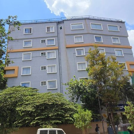 Olive Indiranagar - By Embassy Group Hotel Bangalore Bagian luar foto